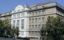 Schulhaus des Wiener Frauen-Erwerbvereines am Wiedner Gürtel - heute