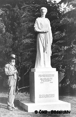 Auguste Fickert - Denkmal