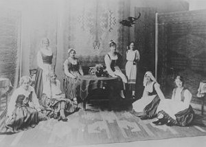 finnische Frauen um die Jahrhundertwende