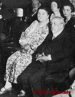 Rudolf Goldscheid an seinem 60. Geburtstag (mit seiner Frau)