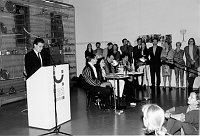 Abb. 1: Eröffnungsveranstaltung zur Ausstellung »Kringel, Schlingel, Borgia« im Jüdischen Museum der Stadt Wien am 25. September 1997. In: Sichtungen 1, S. 177