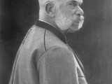 Franz Joseph I. bei der
Enthüllung des Kaiser-Jagdstandbild-Denkmals in Bad Ischl
Foto von Heinrich Schuhmann, 1910