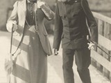 Franz Joseph I. und Katharina Schratt bei einem Spaziergang
Foto von Arthur Floeck, um 1895