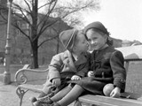 Romantisches Wien: zwei Kinder auf der Parkbank
Wien, 1949
United States Information Service
