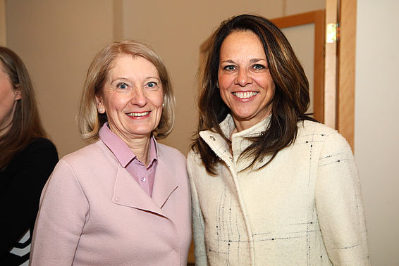 Präsidentin Dr. Barbara Neubauer (Bundesdenkmalamt) mit Moderatorin Dr. Vera Russwurm