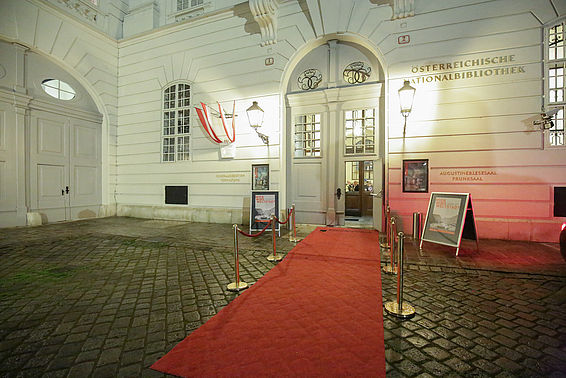 Entrance Josefsplatz