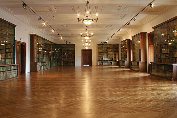 Die ehemalige Familien-Fideikommissbibliothek des Hauses Habsburg-Lothringen und deren Archiv