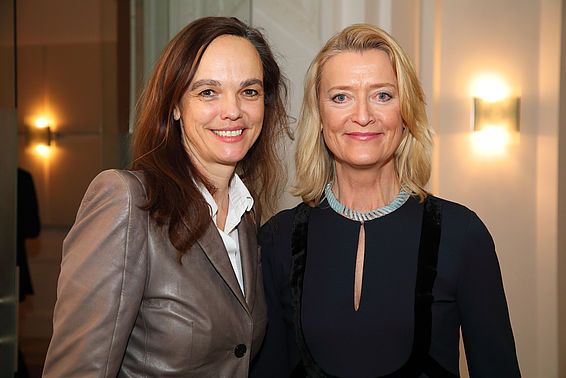 Bundesministerin Dr. Sonja Hammerschmid mit GD Dr. Johanna Rachinger