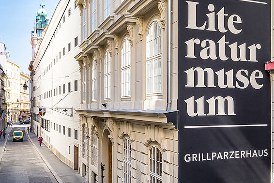 Grillparzerhaus mit Aufschrift "Literaturmuseum"