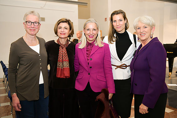 Brigitte Mang, Renate Danler, Martina Fasslabend, Valerie Hackl und Maria Rauch-Kallat – © Österreichische Nationalbibliothek/APA-Fotoservice/Hörmandinger