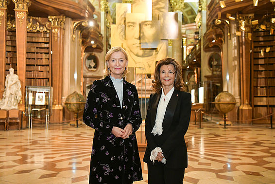 Johanna Rachinger und Brigitte Bierlein – © Österreichische Nationalbibliothek/APA-Fotoservice/Hörmandinger