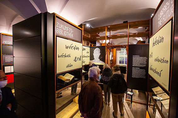 BesucherInnen im Literaturmuseum
