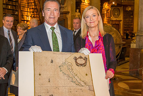 Dr. Johanna Rachinger mit Arnold Schwarzenegger