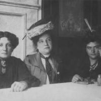 Anna Boschek, Therese Schlesinger und Adelheid Popp (von li. nach re.)