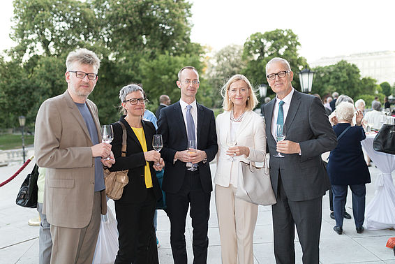 Mag. Theresia Niedermüller mit Begleitung, Mag. Richard Starkel, GD Dr. Johanna Rachinger, Dr. Fritz Panzer 