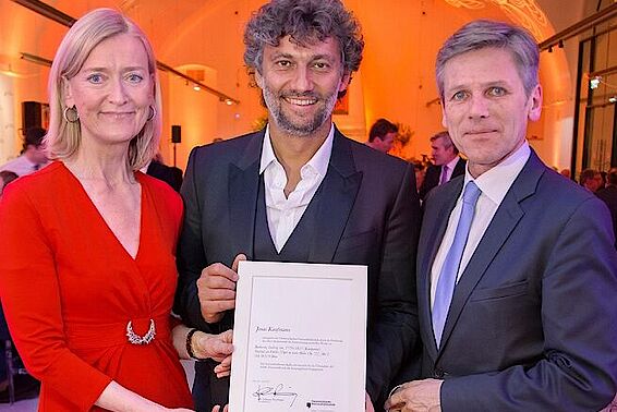 Opernsänger Jonas Kaufmann mit Dr. Johanna Rachinger