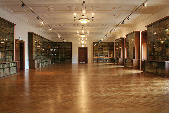 The former Familien-Fideikommissbibliothek of the House of Habsburg-Lorraine and its archives