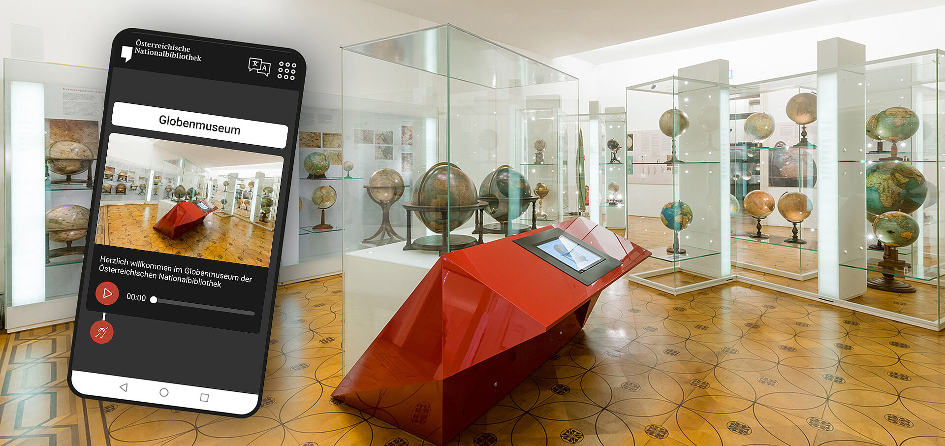 Foto von einem Smartphone in einem Museumsraum mit Globen