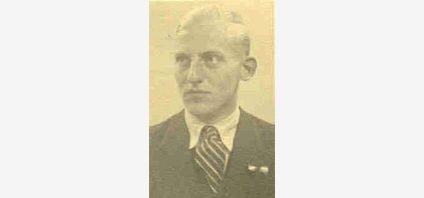 Porträtfoto, Mann im Anzug mit gestreifter Krawatte, schwarz-weiß