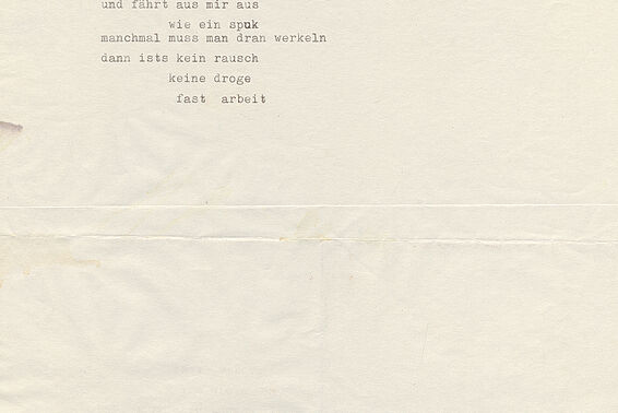 Kurzes, auf Papier getipptes Gedicht