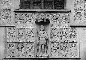 Wappenwand der Georgskapelle