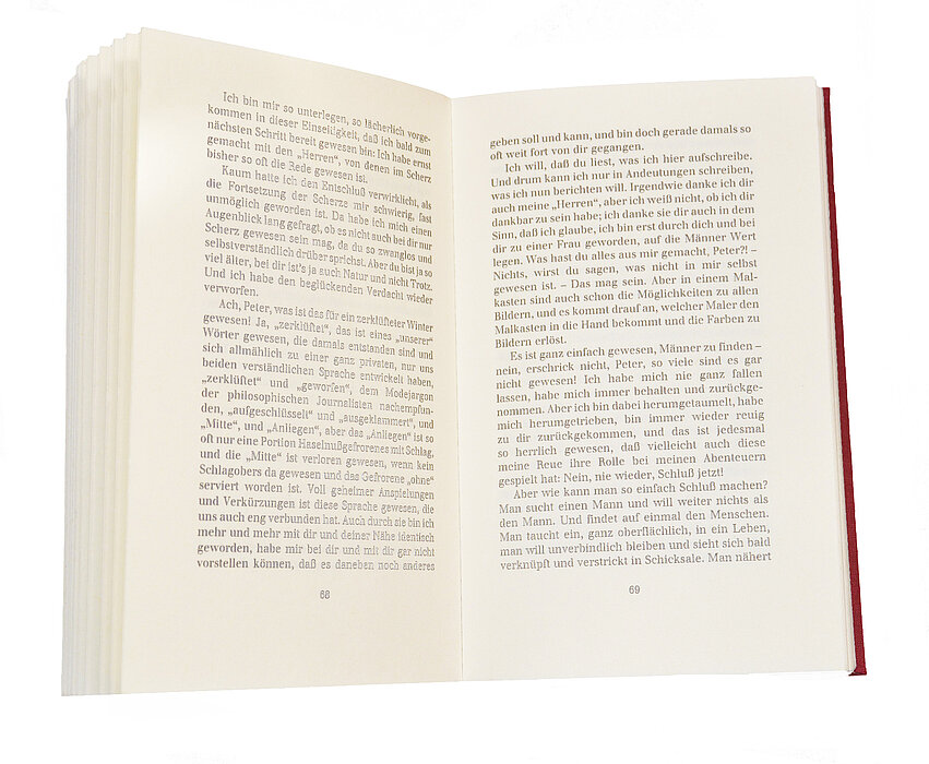 Buchdoppelseite mit deutscher Schrift