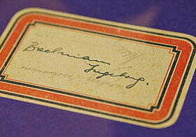 Etikett auf einem Heft: "Bachmann, Ingeborg"