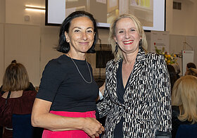 202A1030.jpg Dr. Johanna Schwanberg, Direktorin Dom Museum und Begleitung