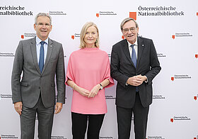 01_loeger_rachinger_lasshofer.jpg Drei Menschen posieren für ein Foto.