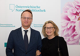 05_hengstschlaeger.jpg Zwei Personen posieren für ein Foto.