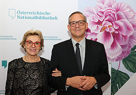 02_ofner_schandl-bauer.jpg Zwei Personen posieren für ein Foto.