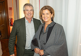 04_gebhart_glatzkremsner.jpg Zwei Menschen posieren für ein Foto.