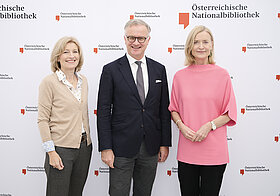 15_salomon_mueller_rachinger.jpg Drei Menschen posieren für ein Foto.