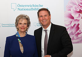 09_haag_aufreiter.jpg Zwei Personen posieren für ein Foto.