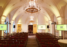 4_Oratorium__c__ONB.jpg Oratorium, Querbestuhlung mit Bühne