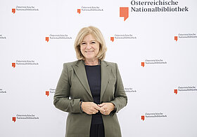 09_thurnher.jpg Ein Mensch posiert für ein Foto.